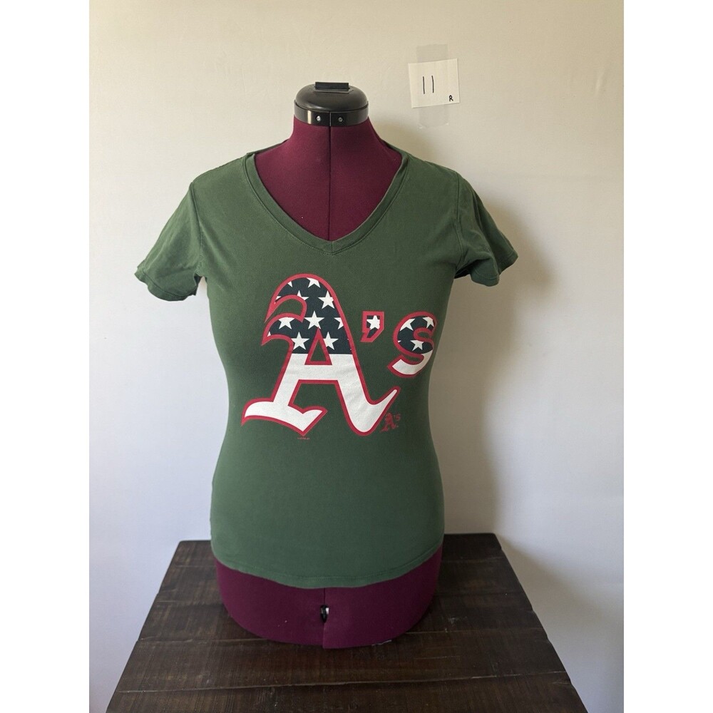 Oakland Athletics A’s Women’s Green Patriotic V-Neck Graphic Woman’s Size Small